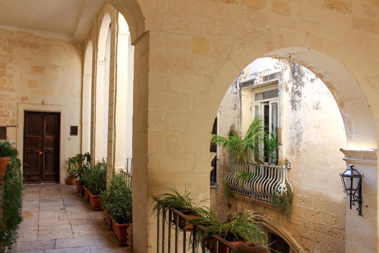 B&B Palazzo Sambiasi Lecce Exterior foto