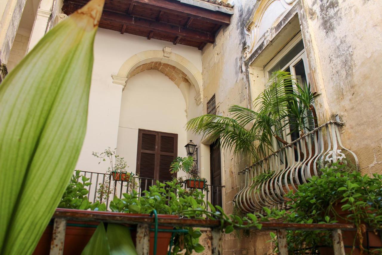 B&B Palazzo Sambiasi Lecce Exterior foto