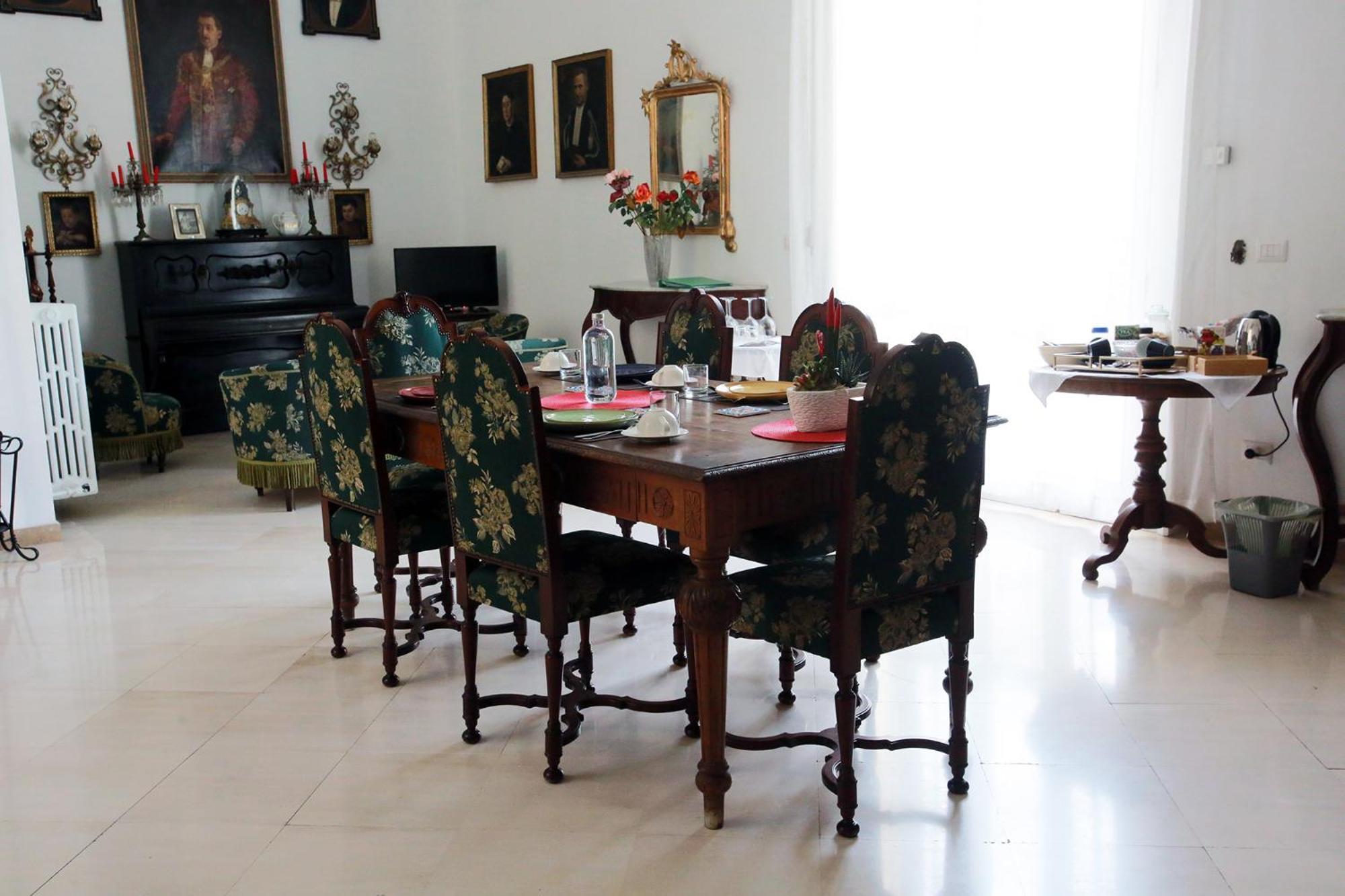 B&B Palazzo Sambiasi Lecce Habitación foto